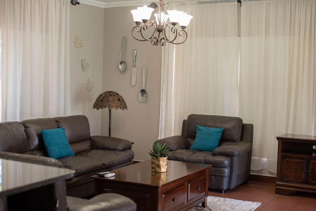 Micasa Sucasa Guesthouse Lephalale المظهر الخارجي الصورة
